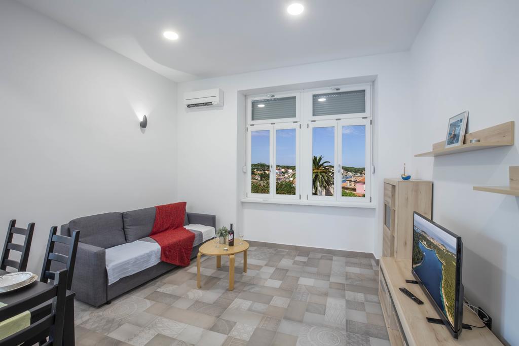 Apartments Villa Adrienne Малий Лошинь Екстер'єр фото