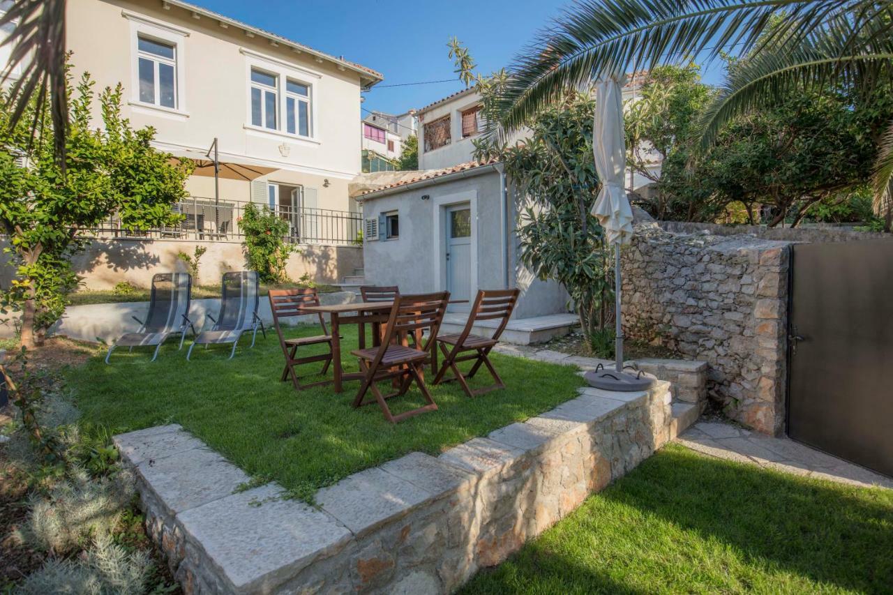 Apartments Villa Adrienne Малий Лошинь Екстер'єр фото